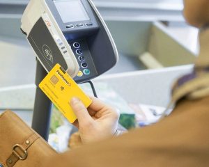 Frais de carte pour les commerçants lausannois : un accord Swipay promet des économies jusqu’à 50%
