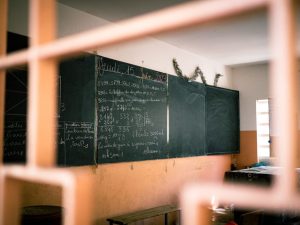 PISA 2025 : l’école française en ruine, la gauche sommée de rebâtir